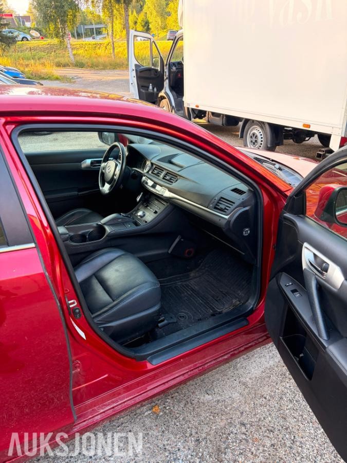 2012 Lexus CT200h, CT 1.8-99 - 348.500 km – Reparasjonsobjekt